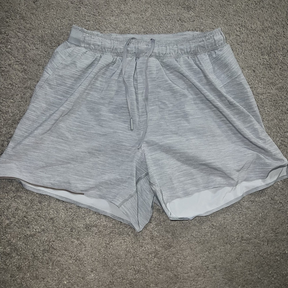 Women's Lululemon Hotty Hot Short II 4" Grey Running Shorts Small